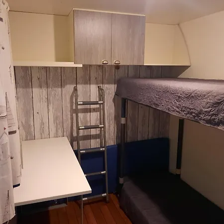 Mobil 4 Places Dans Un Camping, A 10 Mn D'avene Et 15 Mn Du Centre Bouddhiste Lerab Ling